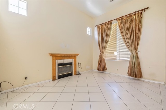 36849 James Place, Palmdale CA: https://media.crmls.org/medias/b7aa4d31-c554-4854-99ab-f95fa4b321a4.jpg