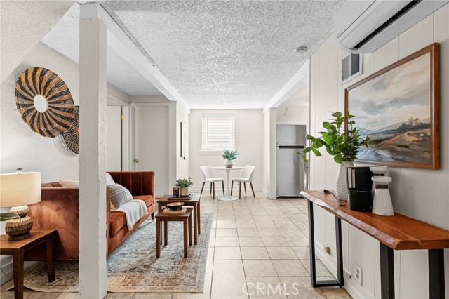 Detail Gallery Image 5 of 73 For 587 E 3rd, Chico,  CA 95928 - 5 Beds | 3 Baths