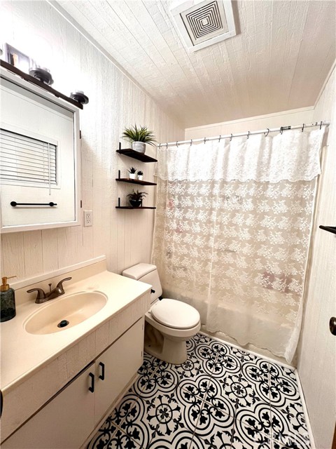 Detail Gallery Image 10 of 18 For 206 E Barker Bld, Big Bear City,  CA 92314 - 2 Beds | 1 Baths