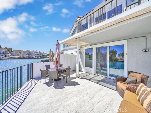 3512 Bravata Drive, Huntington Beach CA: https://media.crmls.org/medias/b7aad176-092f-41ef-982b-44fb5c4bf956.jpg