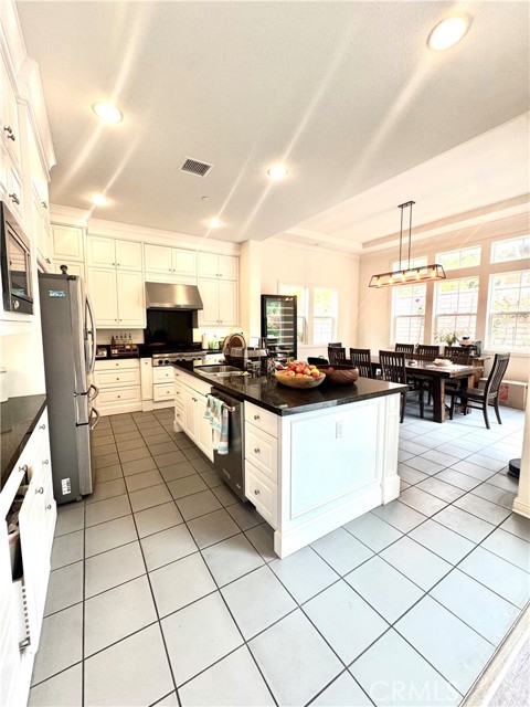 Detail Gallery Image 8 of 30 For 13 Dahlia, Lake Forest,  CA 92630 - 5 Beds | 5/1 Baths