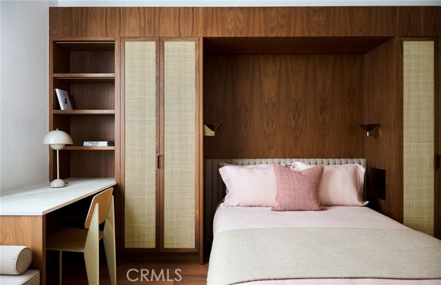 101 N Poinsettia Avenue, Manhattan Beach CA: https://media.crmls.org/medias/b7ab44e5-4ae9-4f7c-92d8-bf08c5249a31.jpg