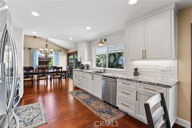 11571 Harrisburg, Rossmoor CA: https://media.crmls.org/medias/b7ac4a72-26e6-4f22-80c5-045b7bbd9714.jpg