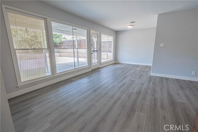 17415 Stagg Street photo 4