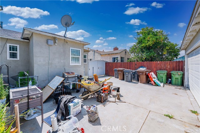 601 S Pearl Avenue, Compton CA: https://media.crmls.org/medias/b7acd31c-7017-464a-8bcd-620b4a7d5fee.jpg