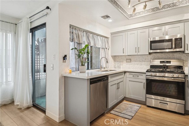 15 Goldstar Place, Pomona CA: https://media.crmls.org/medias/b7acf3e0-553e-4927-8de8-85bf76144e7b.jpg