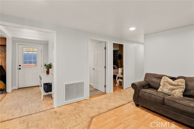 36200 Paradise Ranch Road, Castaic CA: https://media.crmls.org/medias/b7ad0d16-12c4-43f5-9fe0-2504f9d45fec.jpg