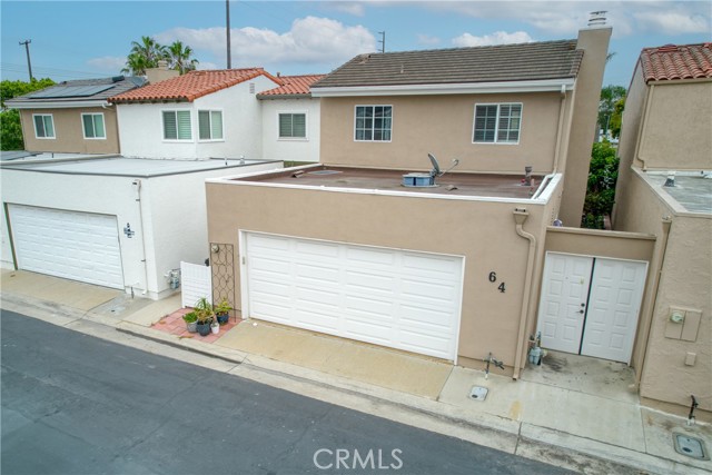 64 Seacrest Court, Long Beach CA: https://media.crmls.org/medias/b7ad5996-2794-4ed4-8f36-459c2012dbc1.jpg