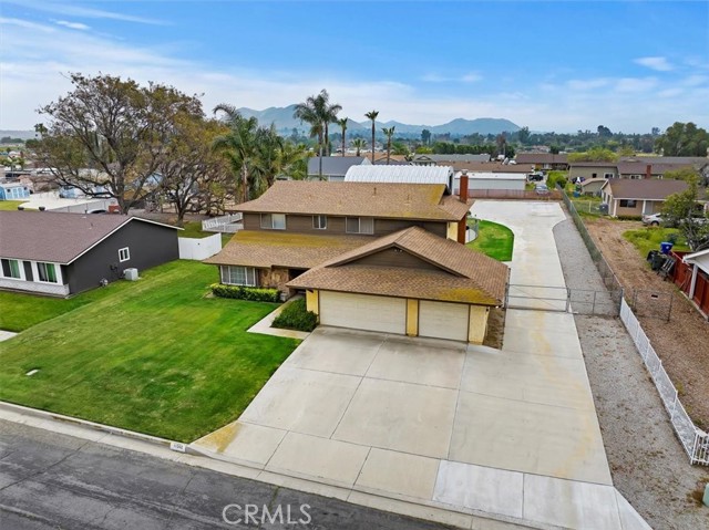 Detail Gallery Image 6 of 21 For 11562 Range View Rd, Jurupa Valley,  CA 91752 - 4 Beds | 2/1 Baths