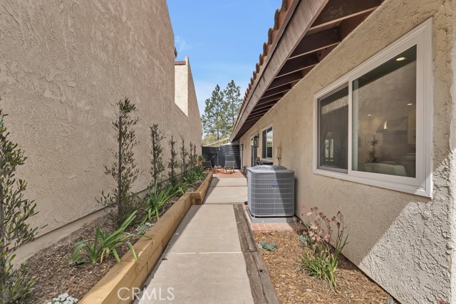 Detail Gallery Image 19 of 34 For 2362 Leeward Cir, Westlake Village,  CA 91361 - 2 Beds | 2 Baths