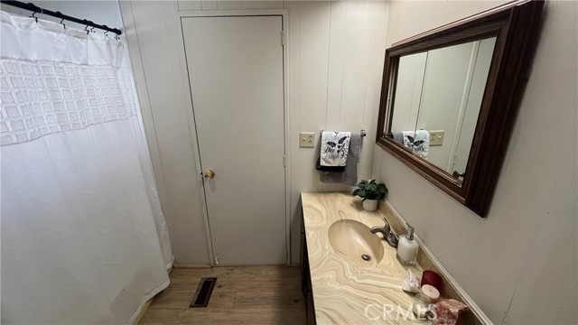 Detail Gallery Image 4 of 10 For 36 Round Table Dr, Riverside,  CA 92507 - 3 Beds | 2 Baths