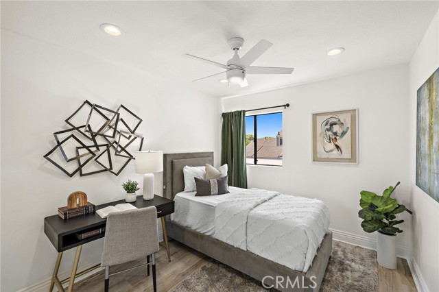 4 Riptide Court, Newport Beach CA: https://media.crmls.org/medias/b7ae1e68-6454-498d-a6cd-ac31da323931.jpg