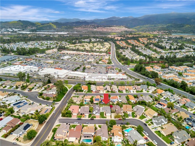27781 Higuera, Mission Viejo CA: https://media.crmls.org/medias/b7ae421f-e1ba-4a52-85c5-c763438bfe53.jpg