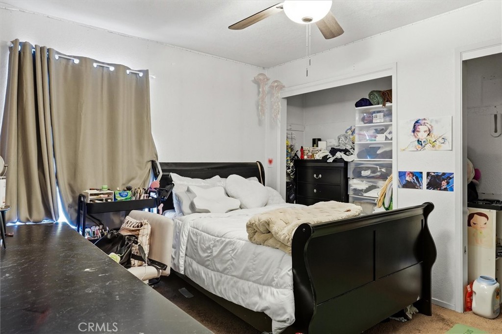 https://media.crmls.org/medias/b7ae5d88-1234-4af6-9c23-4eb49e6989f5.jpg?preset=X-Large