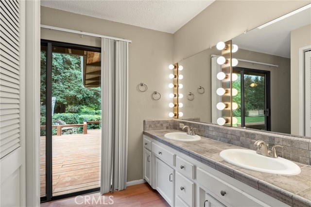 55 Roseanna Court, Chico CA: https://media.crmls.org/medias/b7af442e-481e-4c01-bf56-30fd2fa3993b.jpg