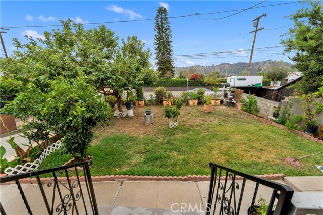 1153 Isabel Street, Los Angeles CA: https://media.crmls.org/medias/b7af7552-1c99-4389-9c03-b0ab30ef962b.jpg