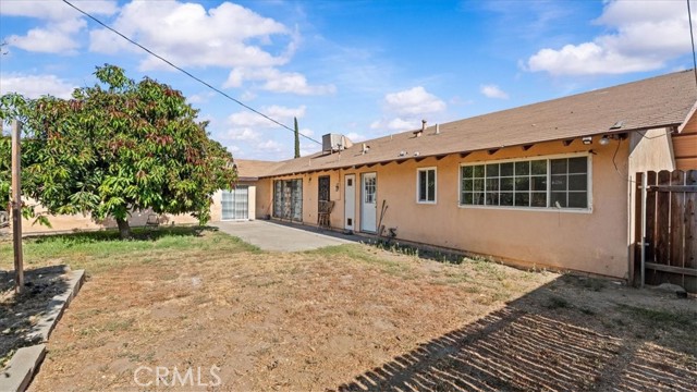 878 E Holly Street, Rialto CA: https://media.crmls.org/medias/b7af84ed-452f-4f82-8ed5-c96028332eac.jpg