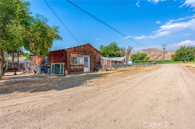 Detail Gallery Image 4 of 54 For 4050 El Roblar St, New Cuyama,  CA 93254 - 2 Beds | 2 Baths