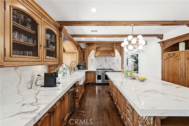 2347 E Valley Road, Montecito CA: https://media.crmls.org/medias/b7b07485-dc22-4c75-9017-1d9c981a5da6.jpg
