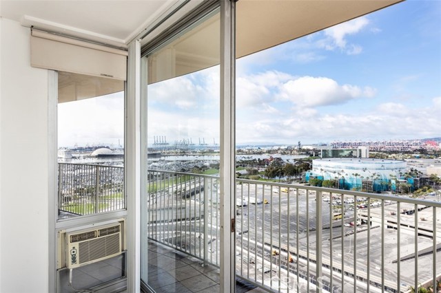 Detail Gallery Image 8 of 39 For 700 E Ocean Bld #2308,  Long Beach,  CA 90802 - 3 Beds | 2 Baths