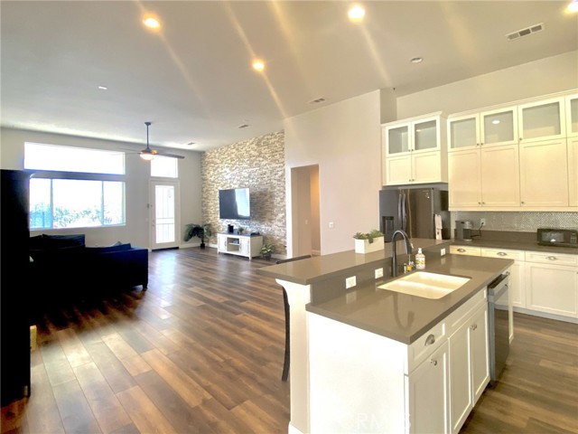 Detail Gallery Image 10 of 41 For 25034 Lost Colt Ct, Menifee,  CA 92584 - 4 Beds | 2 Baths