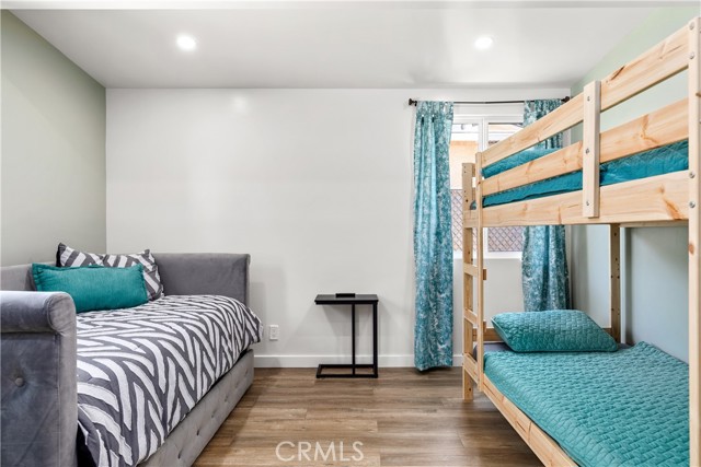 Detail Gallery Image 17 of 22 For 6535 Mary Ellen Ave, Valley Glen,  CA 91401 - 3 Beds | 2/1 Baths