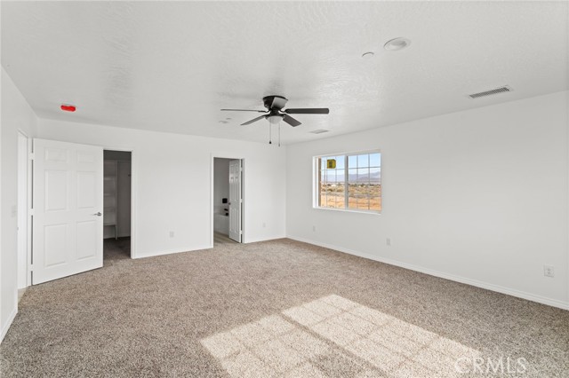 16925 Nanticoke Road, Apple Valley CA: https://media.crmls.org/medias/b7b23214-9b2d-4759-b51b-362ee50d51ce.jpg