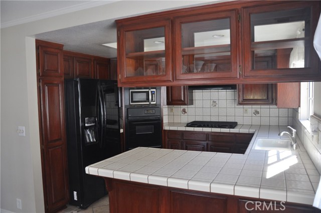 1713 Goodman Avenue, Redondo Beach CA: https://media.crmls.org/medias/b7b259a3-e9a7-4b5b-8d6d-42f9f2b3e230.jpg