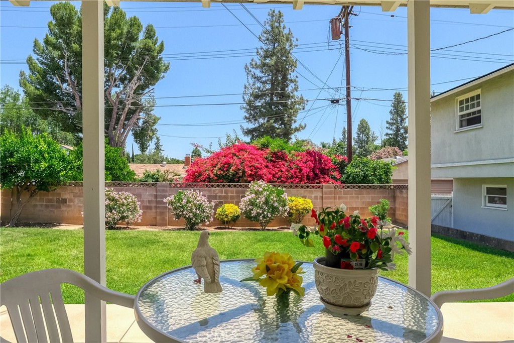 https://media.crmls.org/medias/b7b29c1d-4e40-4bab-8797-e48b47472b51.jpg?preset=X-Large