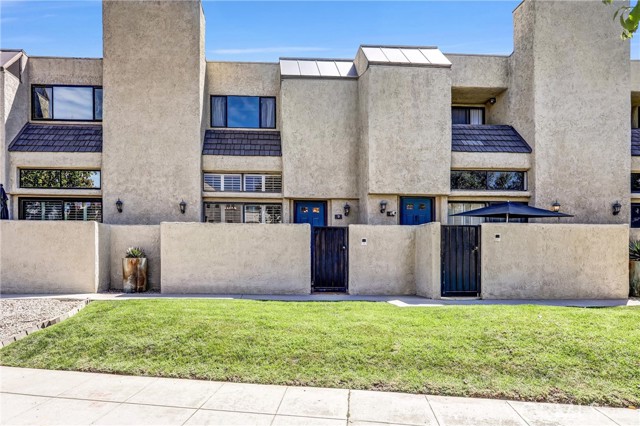 Front Image Thumbnail for CRSR26064133