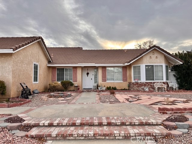 Detail Gallery Image 1 of 22 For 12710 Red River Road, Victorville,  CA 92392 - 4 Beds | 2 Baths