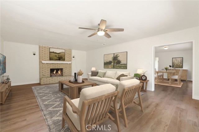 124 S Glengrove Avenue, San Dimas CA: https://media.crmls.org/medias/b7b44800-68f4-4af9-b7a6-f24cdcb44da8.jpg