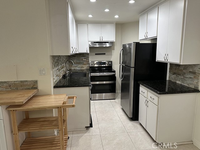 1108 Camino Real, Redondo Beach, California 90277, 2 Bedrooms Bedrooms, ,2 BathroomsBathrooms,Residential,For Sale,Camino Real,SB24209950