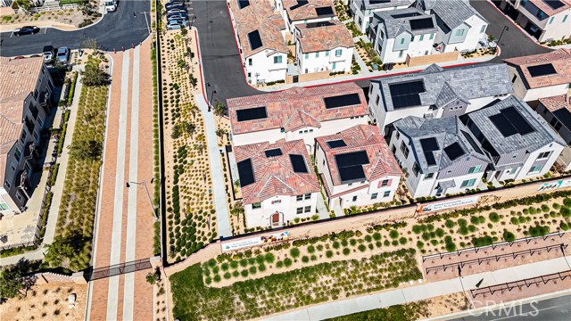 Detail Gallery Image 43 of 45 For 16651 Snowdrop #1,  Fontana,  CA 92336 - 3 Beds | 2 Baths