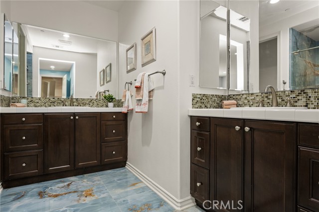 8315 Kendall Drive, Huntington Beach CA: https://media.crmls.org/medias/b7b86fb8-6a76-43d6-bcf0-327f62755fde.jpg