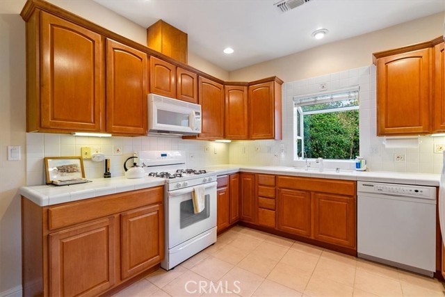 2035 Calle Pattito, Templeton CA: https://media.crmls.org/medias/b7b888e8-ac38-46b0-9544-30aec7054aad.jpg