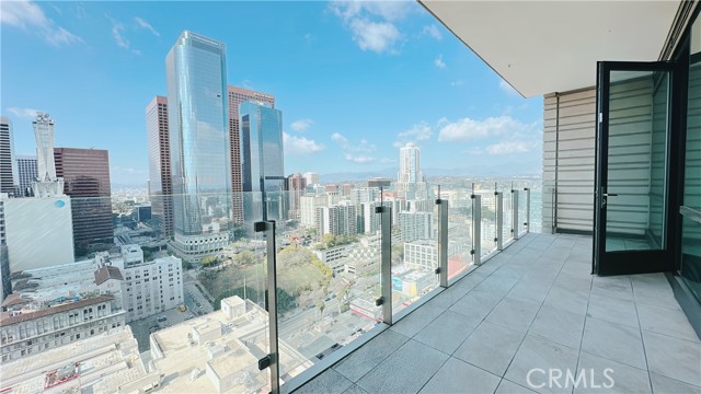 400 S Broadway, Los Angeles CA: https://media.crmls.org/medias/b7b8f7f1-9510-47cd-99a5-9a29260b1339.jpg