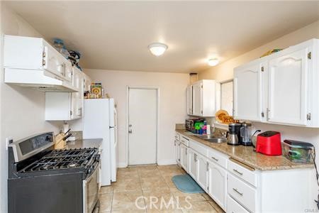 18610 Casaba Rd, Adelanto CA: https://media.crmls.org/medias/b7b945d5-3394-4335-a2ba-d1b47ed1068e.jpg