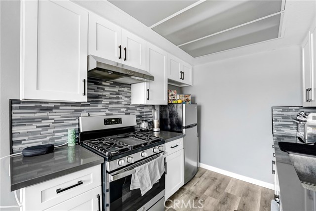 8020 Langdon Avenue, Van Nuys CA: https://media.crmls.org/medias/b7ba61e4-3a1e-4332-b0ed-0e23acfc175f.jpg
