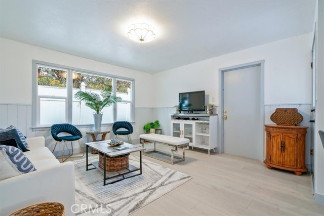 31 N 3rd Street, Cayucos CA: https://media.crmls.org/medias/b7bb21b9-efb2-49b0-84ce-d64c9ac2a809.jpg