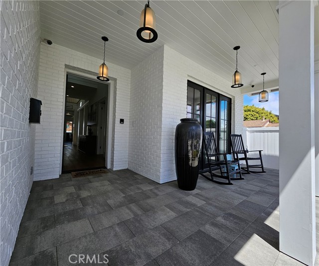 Detail Gallery Image 3 of 58 For 1747 Gates Ave, Manhattan Beach,  CA 90266 - 5 Beds | 5/1 Baths