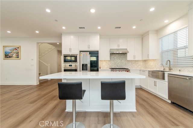 Detail Gallery Image 14 of 39 For 116 Imagination Trl, Irvine,  CA 92620 - 4 Beds | 3/1 Baths