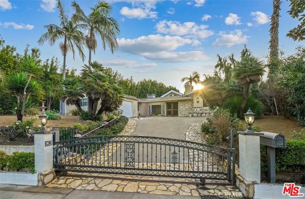 1212 San Vicente — Contemporary
