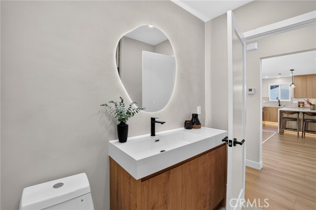 10254 Roscoe Boulevard photo 28