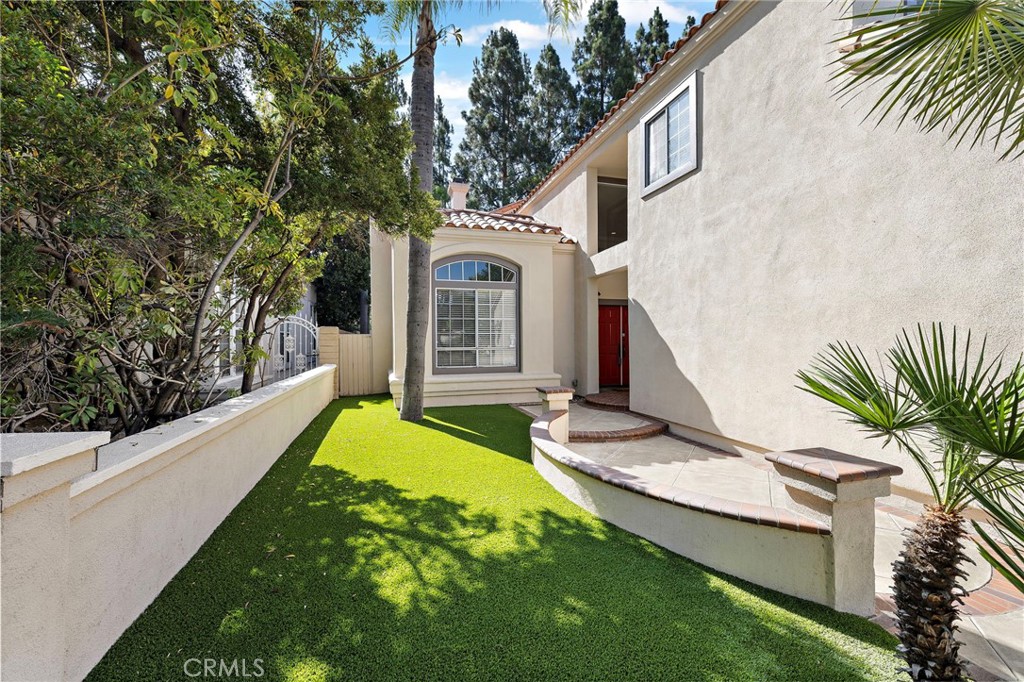 MLS #OC26150407 image #2
