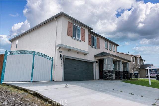 Detail Gallery Image 2 of 42 For 3935 E Myrtle Ave, Visalia,  CA 93292 - 4 Beds | 3 Baths