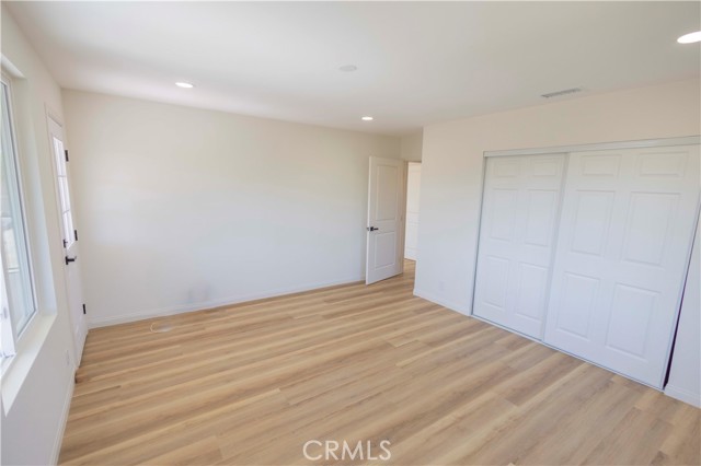 2122 W 10th Street, Santa Ana CA: https://media.crmls.org/medias/b7bd7d9f-cf2d-4e57-a152-28a5289dc641.jpg