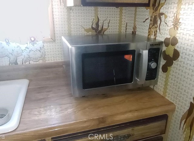 Detail Gallery Image 13 of 17 For 4841 Holly Ave, Long Beach,  CA 90805 - 2 Beds | 2 Baths