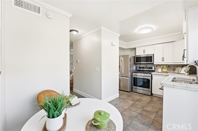 Detail Gallery Image 10 of 33 For 11960 Gloxinia, Fountain Valley,  CA 92708 - 2 Beds | 1/1 Baths