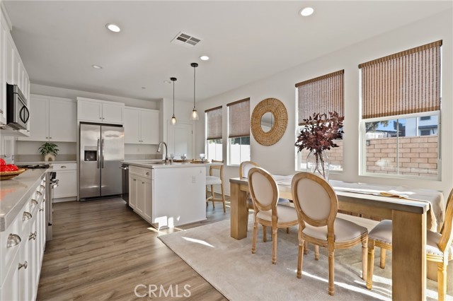 403 Aura Drive, Costa Mesa CA: https://media.crmls.org/medias/b7bf8f6f-4cb9-4c2b-bfa5-96b26a2ae52a.jpg
